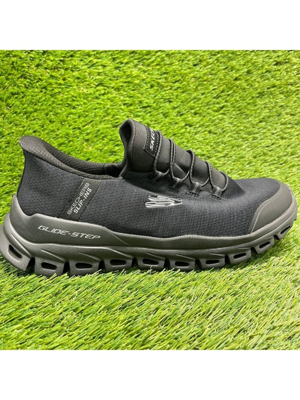 Skechers Glide-Step Zefyr Mens Size 8E Black Athletic Slip On Shoes Sneakers